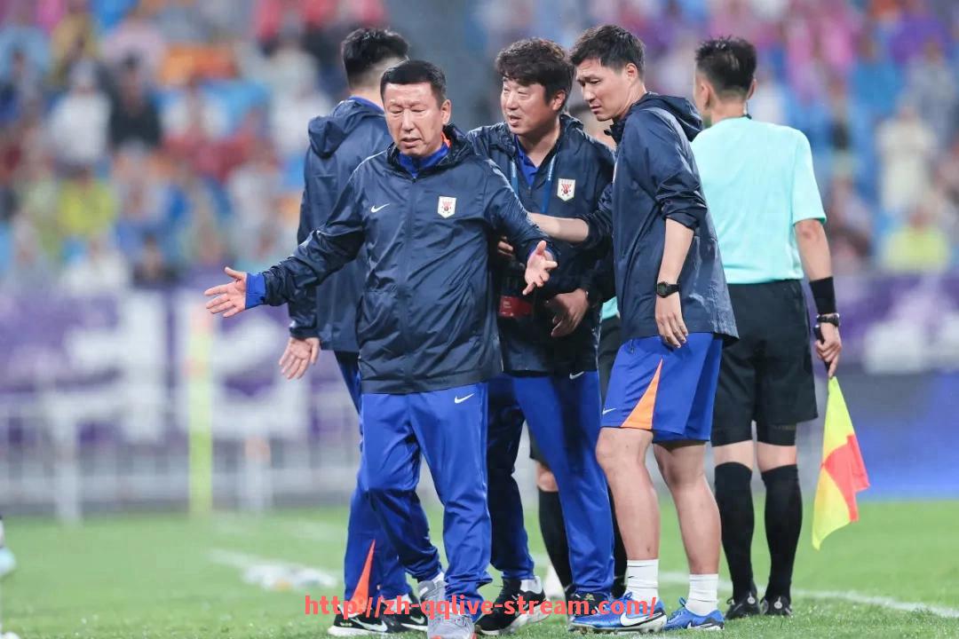 企鹅直播-篮球比赛中，教练如何针对对方核心球员制定防守策略？（篮球教练布置战术）